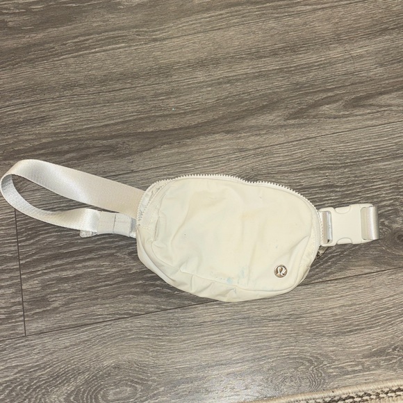 lululemon athletica Handbags - Lululemon Athletica White Mesh Pocket Bag